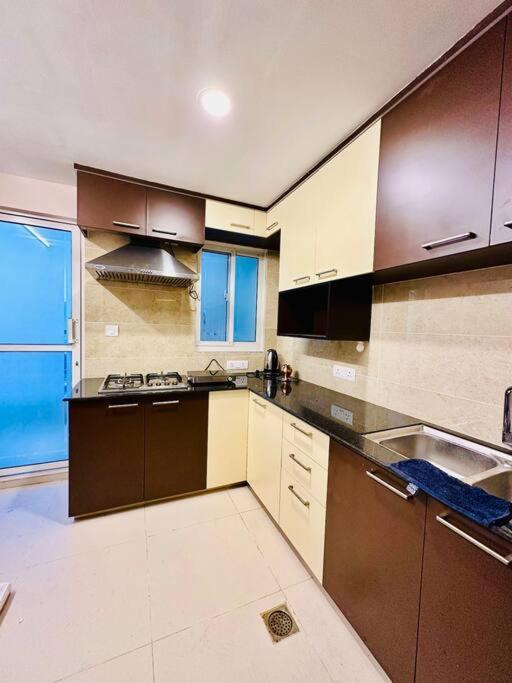 Penthouse 3 Bedroom Apartment With A Beautiful View 포카라 외부 사진